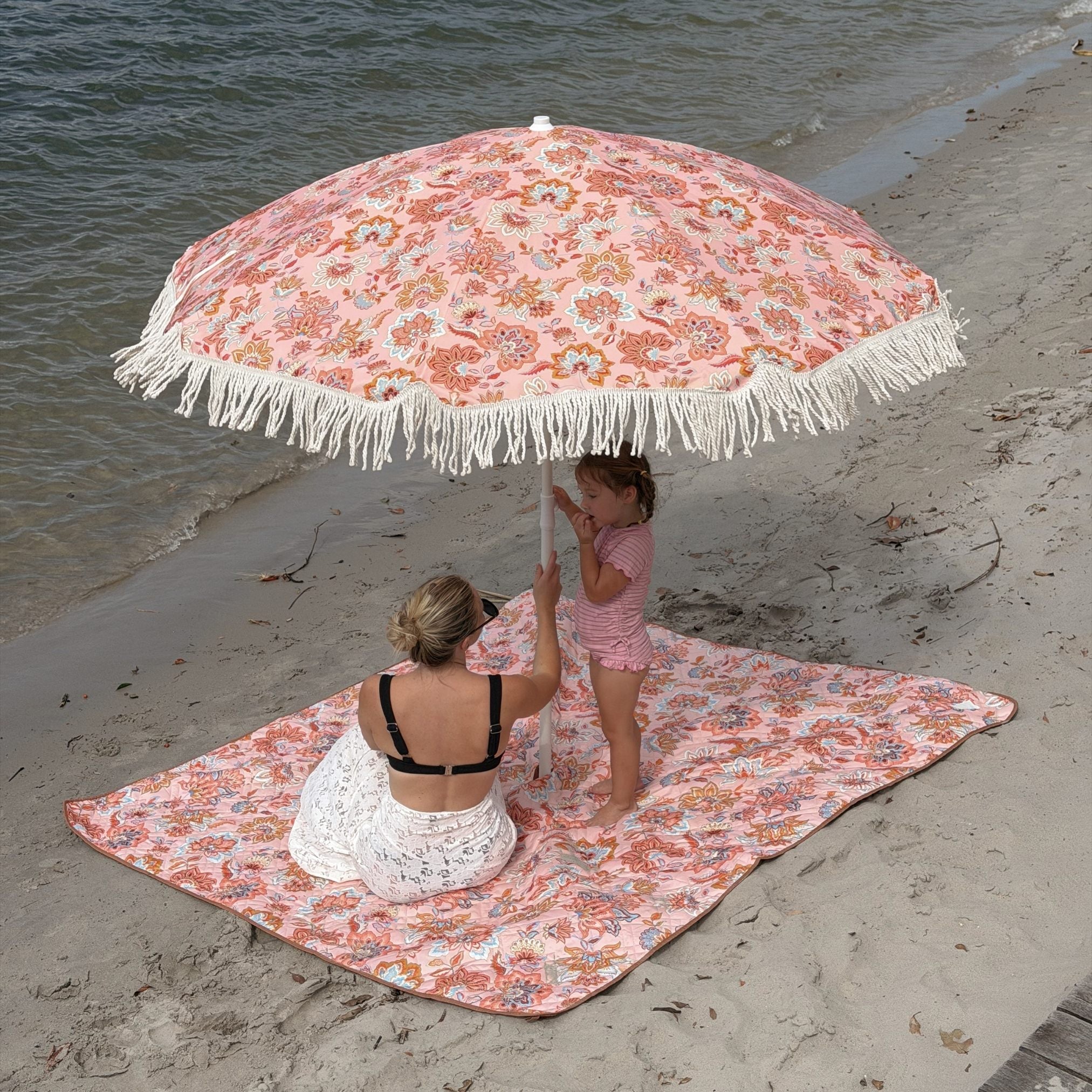 bellflower-waterproof-picnic-mat-2.jpg
