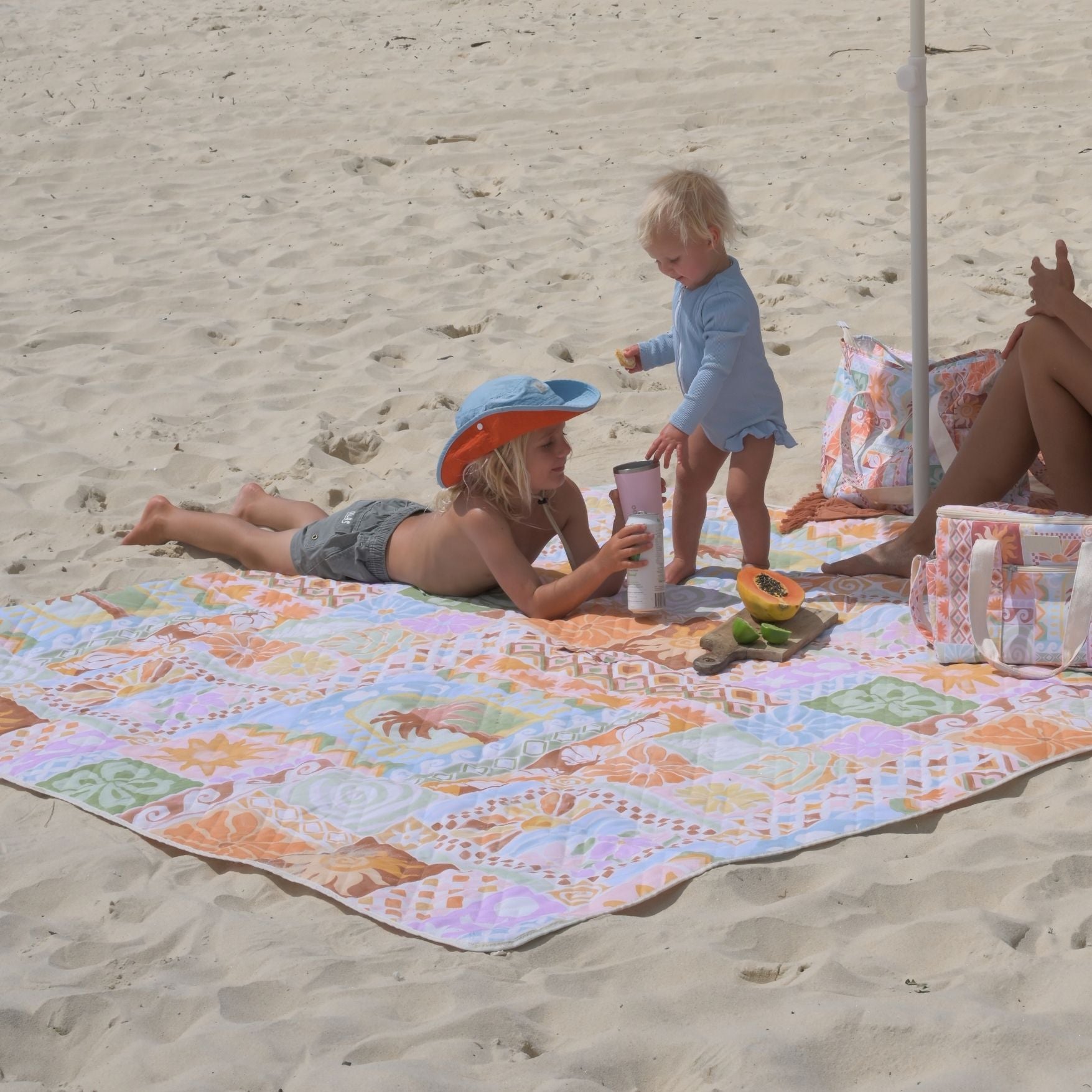 casablanca-reversible-waterproof-picnic-rug-32.jpg