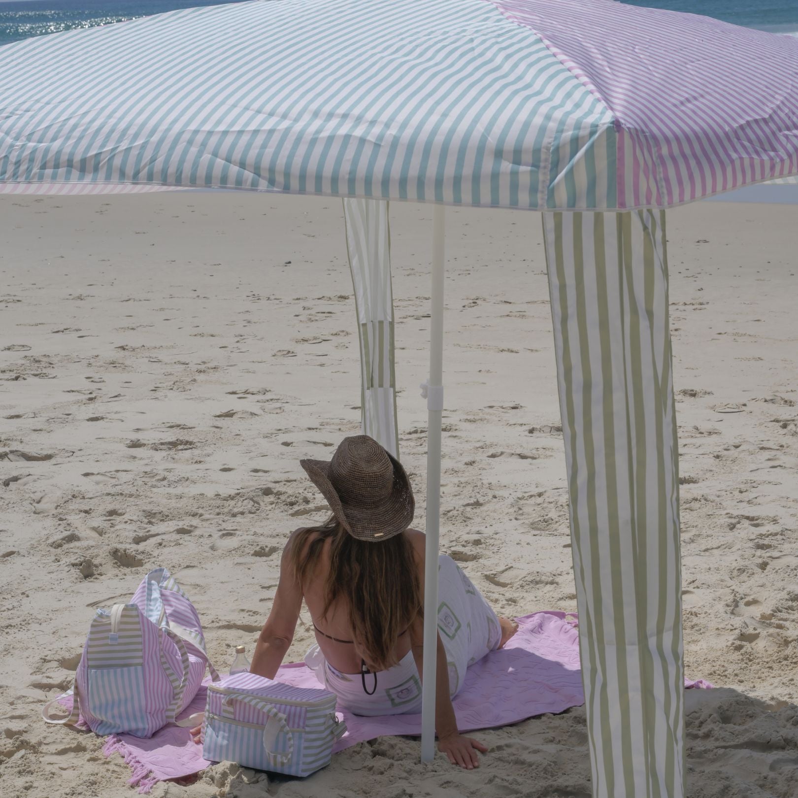 Cove Splice Beach Cabana