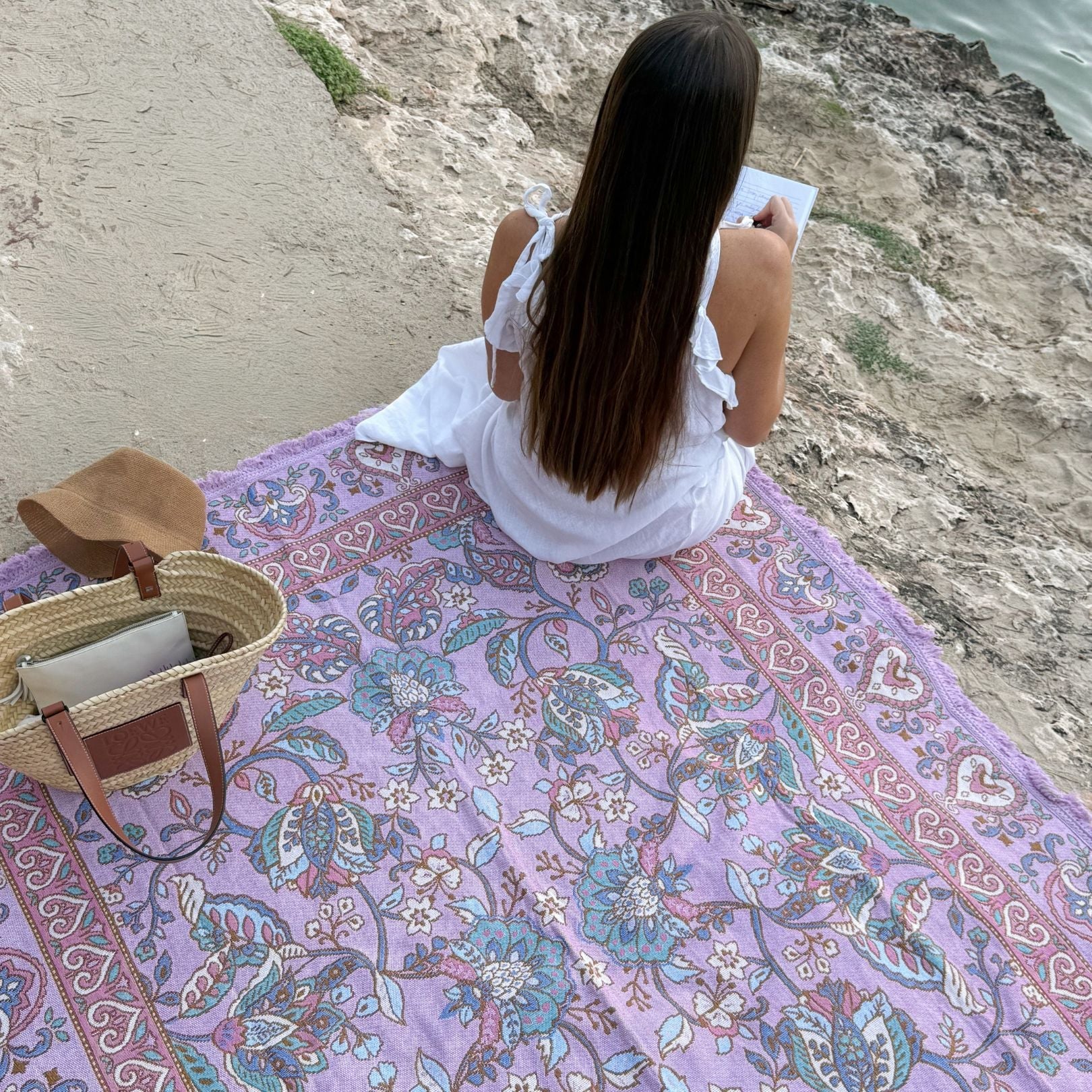 dusk-bohemian-picnic-rug-5_df0dd9de-f87f-4008-8893-5333dc22644c.jpg