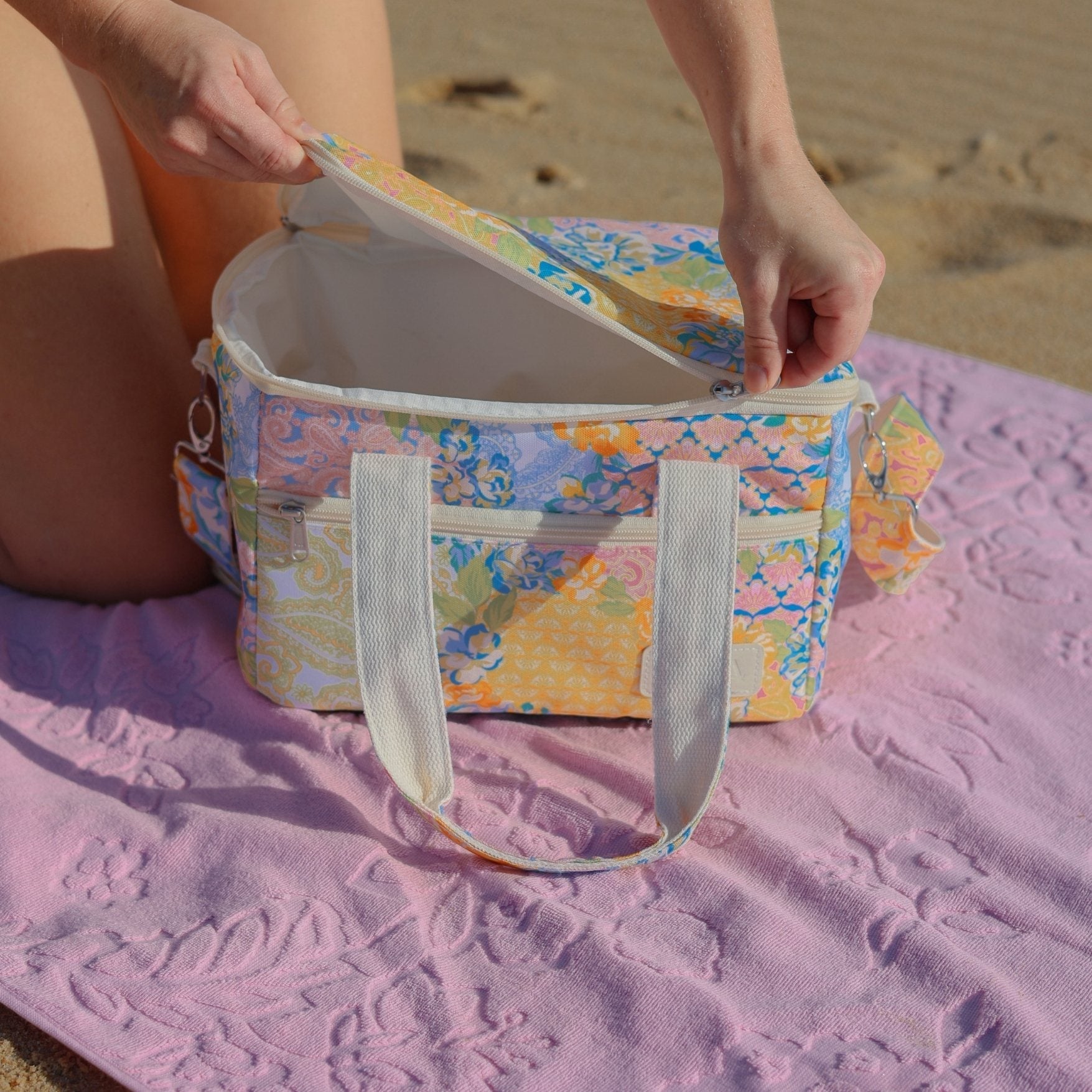 gardenia-small-cooler-bag-1.jpg