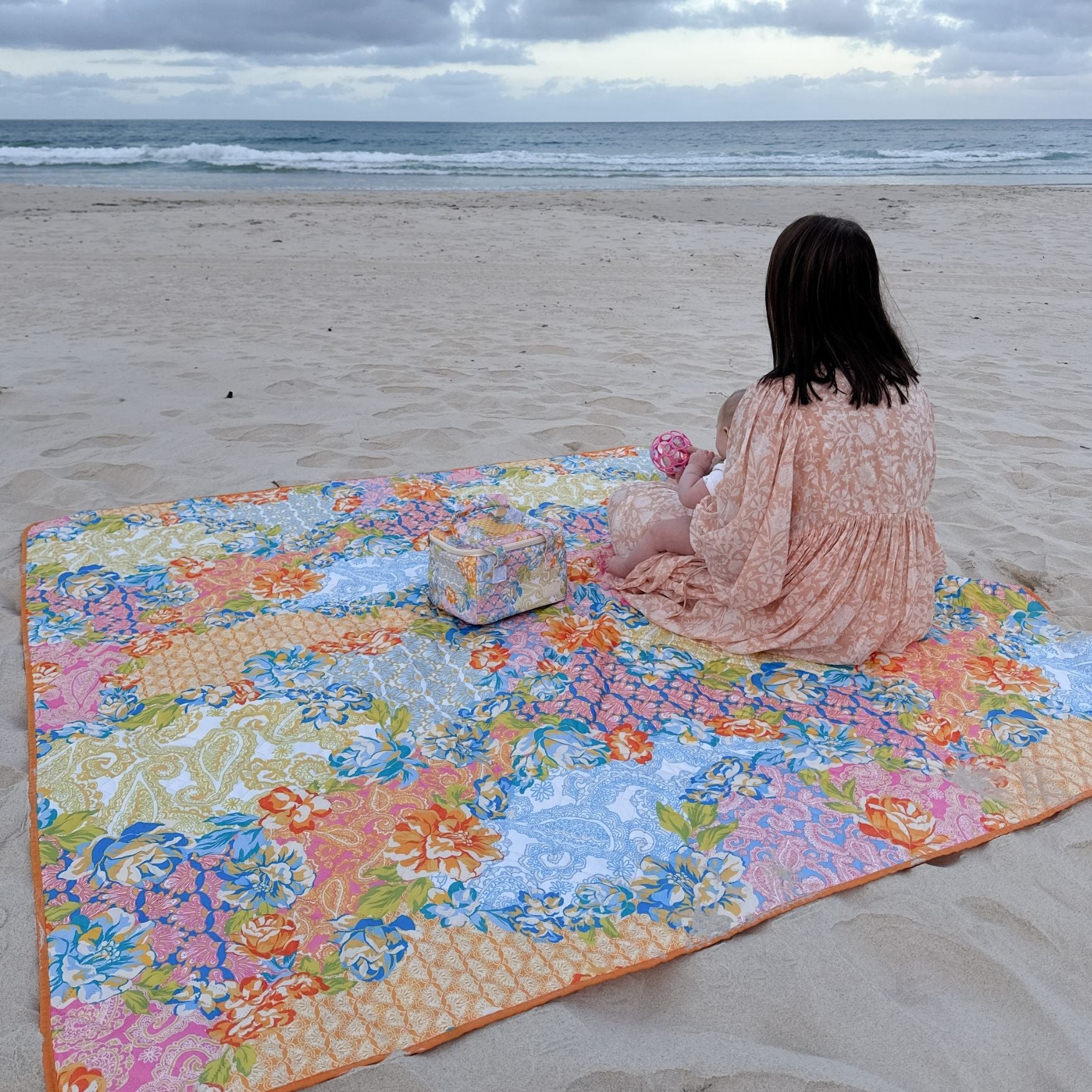 Gardenia Waterproof Picnic Rug