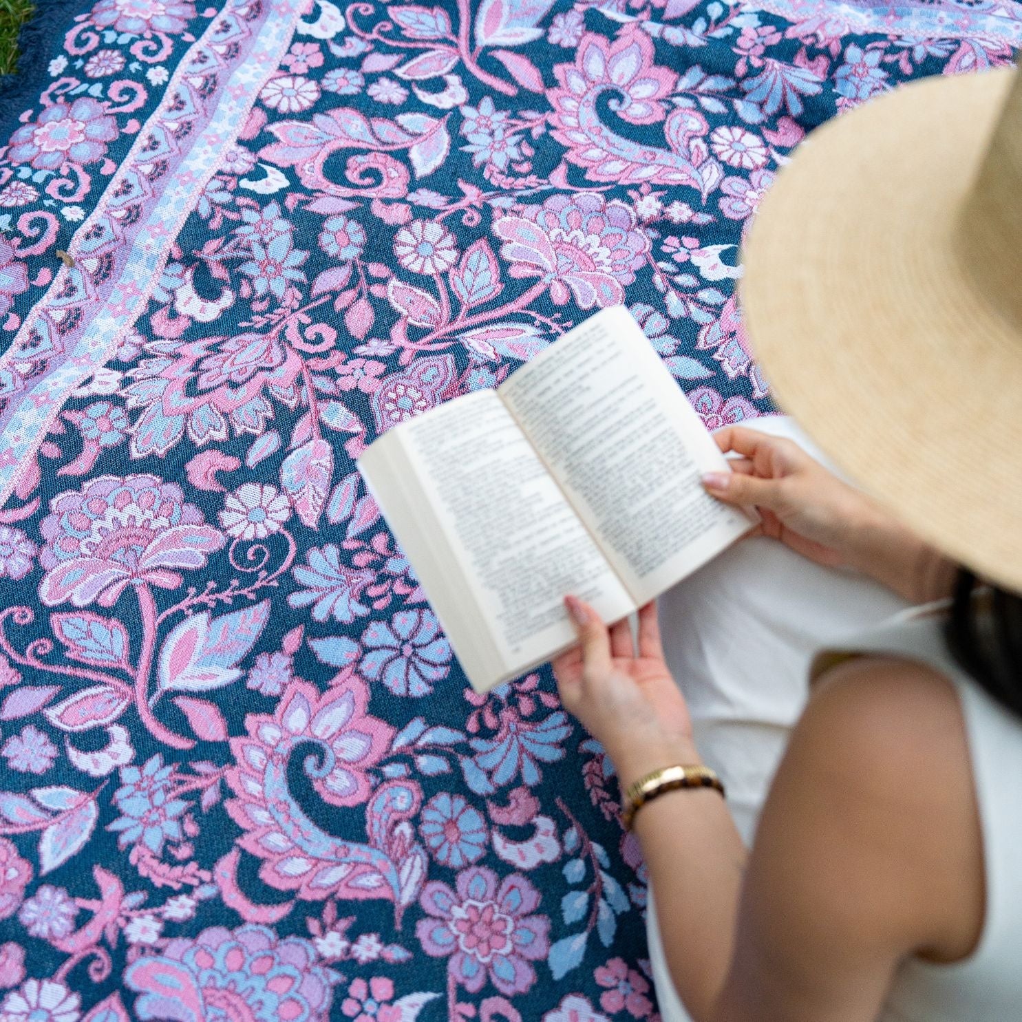 Midnight Woven Picnic Rug