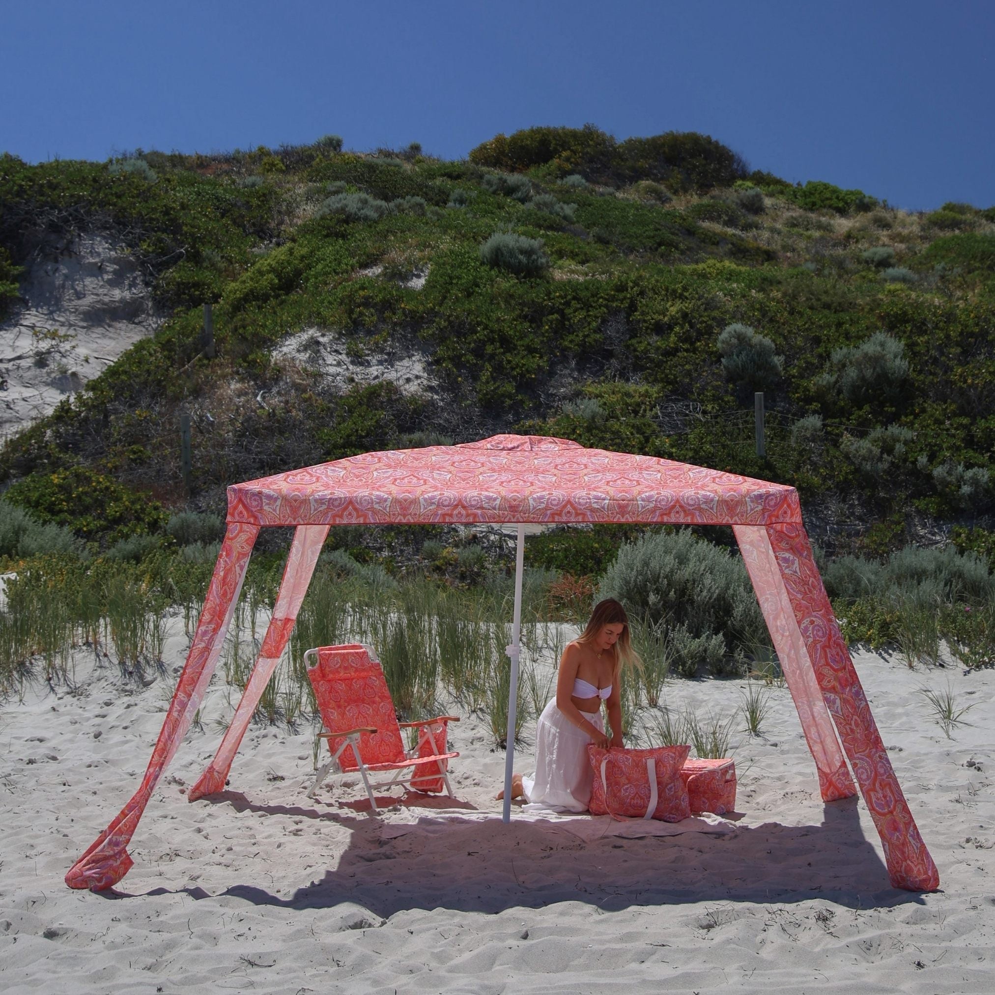 paisley-beach-cabana-2_34a18a08-ddde-4d74-85b5-48434d18adeb.jpg