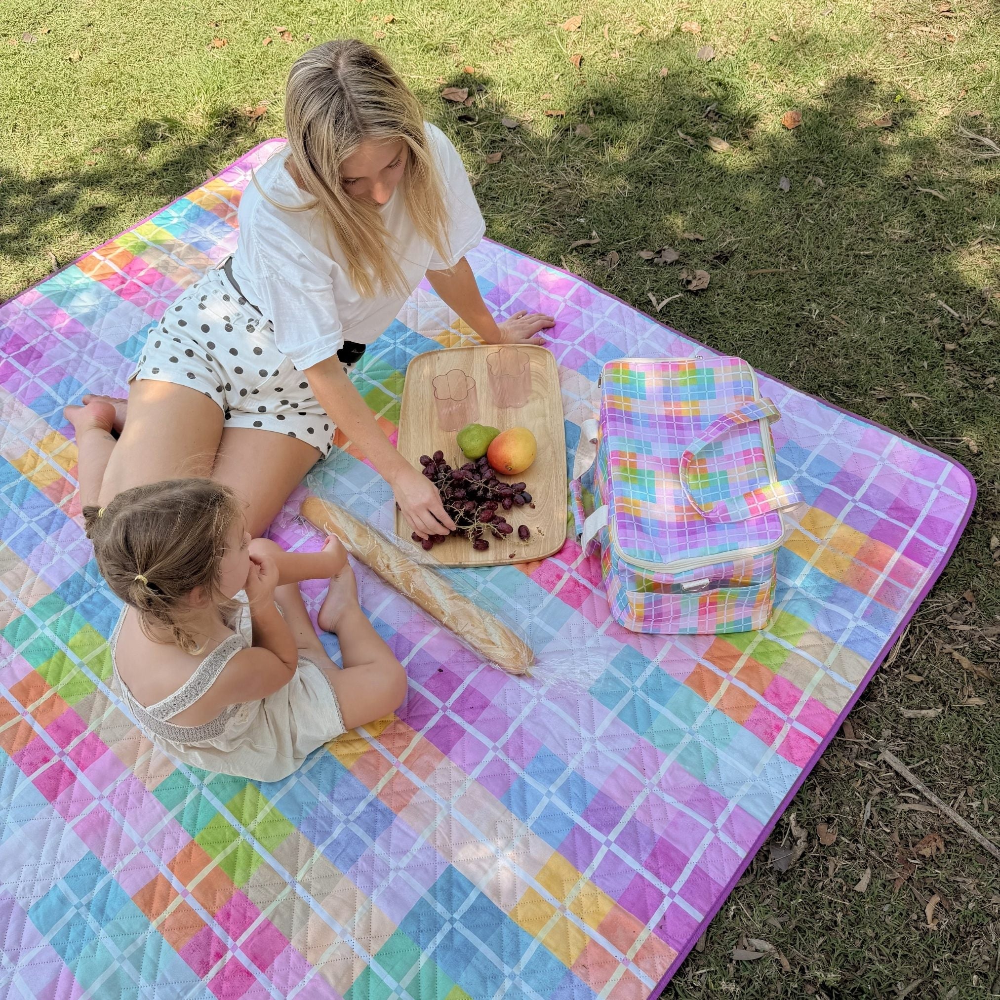 soiree-waterproof-picnic-mat-3.jpg