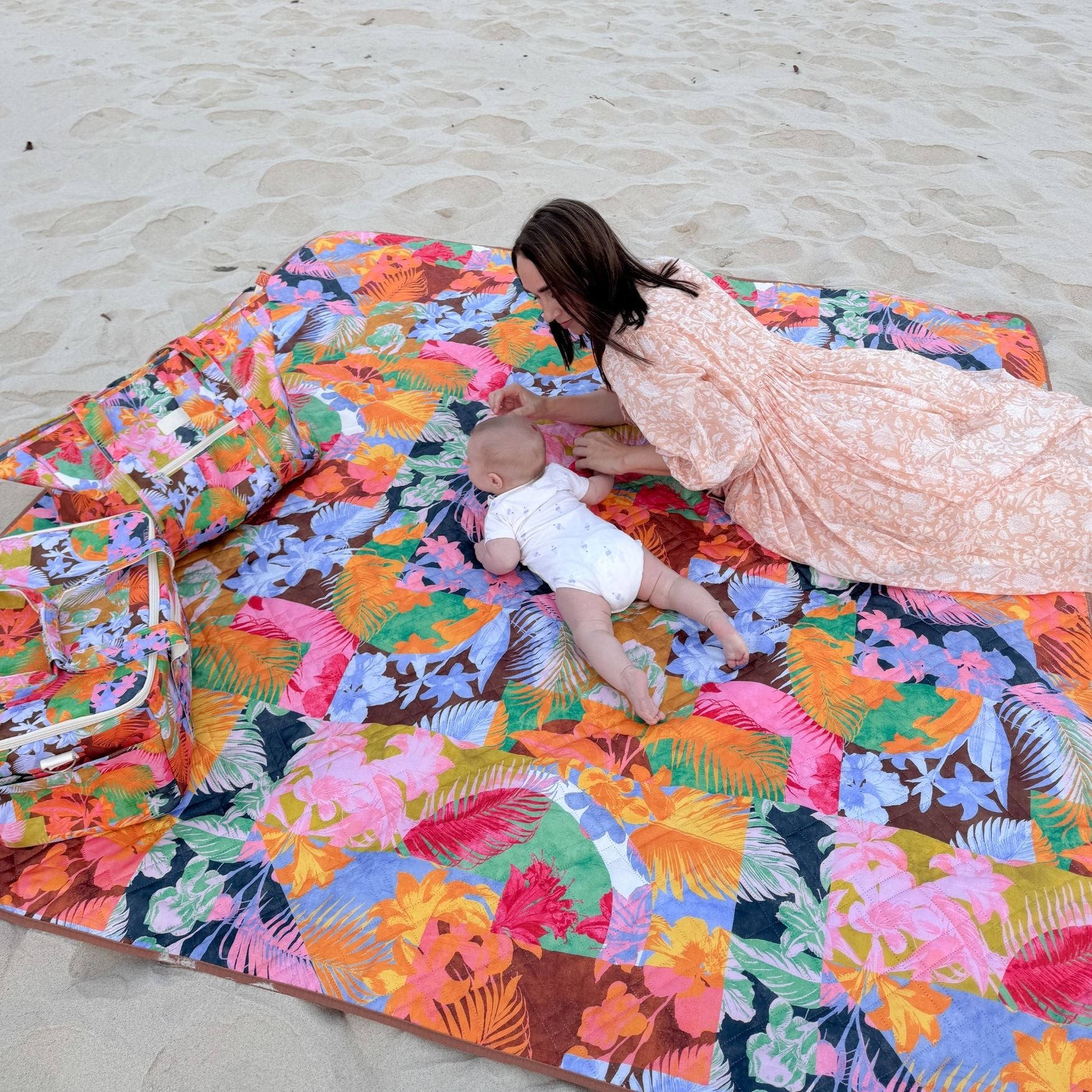 tropic-waterproof-picnic-rug-1.jpg